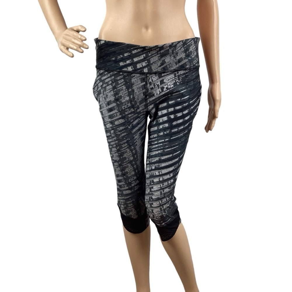 Under Armour Fly by Printed Compression Capri Leggings Speed Jungle Size M
